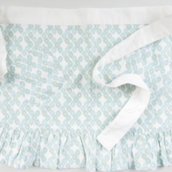 2 Cute as a Button Sarah Richardson Candy Lattice Short Aprons 100% Cotton - Picture 3 of 5